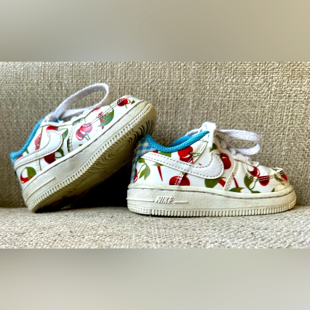 Nike Air Force- Girls